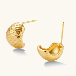 Hammered Gold Huggie Earrings front and back detail | Olaty