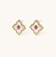 Product video showcasing Pink Zirconia Clover Jewelry Set with sparkling pink zirconia stones, clover-inspired details and coordinated jewelry pieces | Olaty