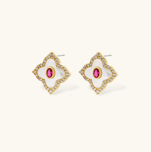Product video showcasing Pink Zirconia Clover Jewelry Set with sparkling pink zirconia stones, clover-inspired details and coordinated jewelry pieces | Olaty
