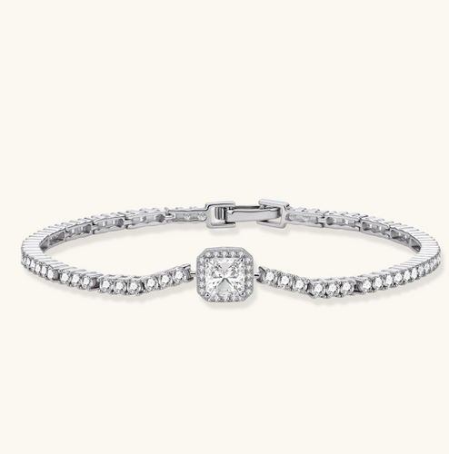 Product video showcasing GRA Certified Moissanite Diamond Center Tennis Bracelet with brilliant moissanite stones, a prominent center stone and sparkling tennis bracelet design | Olaty